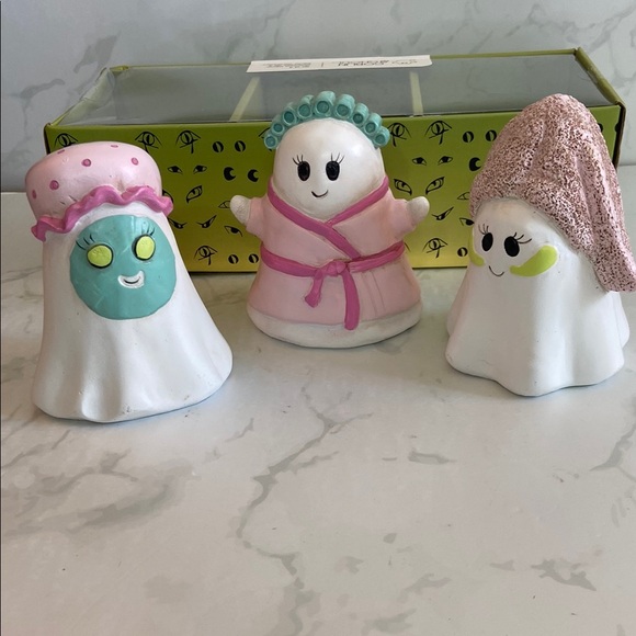 Cute Set of Three Halloween Spa Ghosts Home Decor Pink White Goblin & Ghoul New - Picture 1 of 5